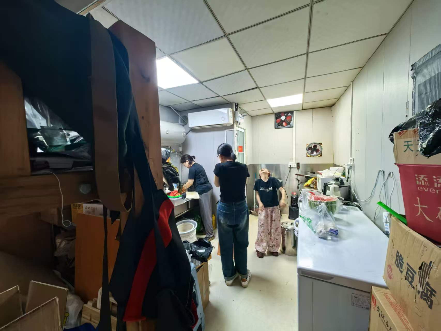 汉阳王家湾玫瑰街这边35个平方的小吃...