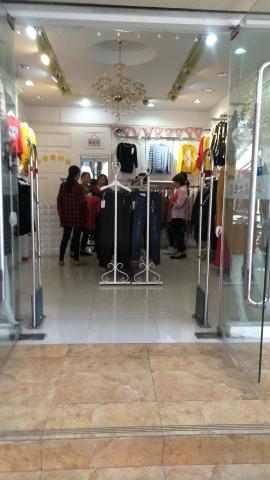 沌口万人社区服装店转让