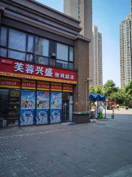 四新高档小区出入口105平米门面转让