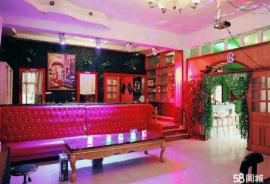 光谷广场商圈210平顶级轰趴馆转让