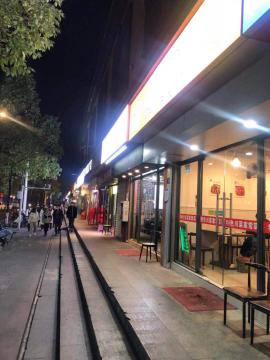 光谷桃园路47平米餐饮旺铺转让！