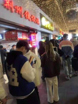 万人高校洪山武汉城市学院小吃店转让