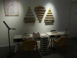 王家​湾地​铁站海天广场60平米美甲店转...