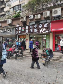 南湖建安街140平黄金餐饮旺铺优转 机会...