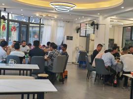 汉南核心商圈396平精装修低租金酒楼转让...